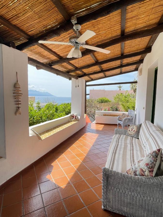 Villa Pomelia, Villa Nel Corso Di Santa Marina Salina A 50 Mt Dal Mare Buitenkant foto